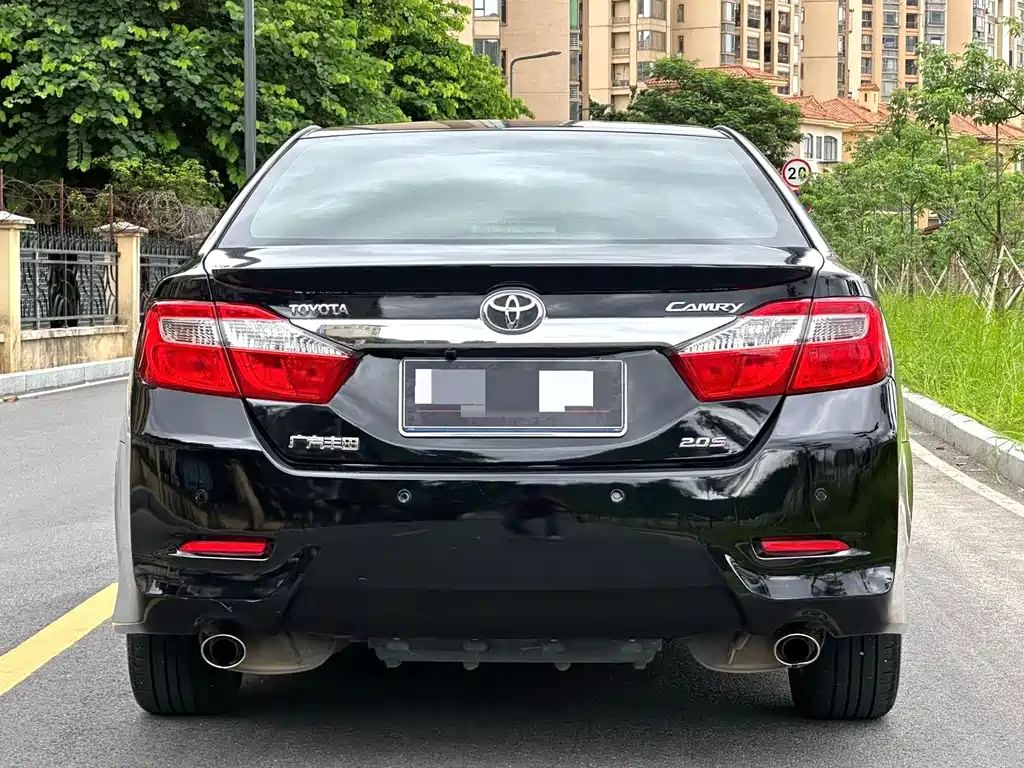 Toyota Camry — миниатюра 8