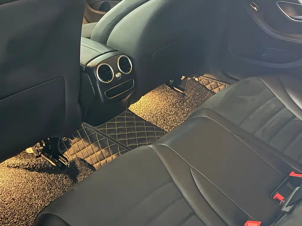 Mercedes-Benz C-Class — миниатюра 4