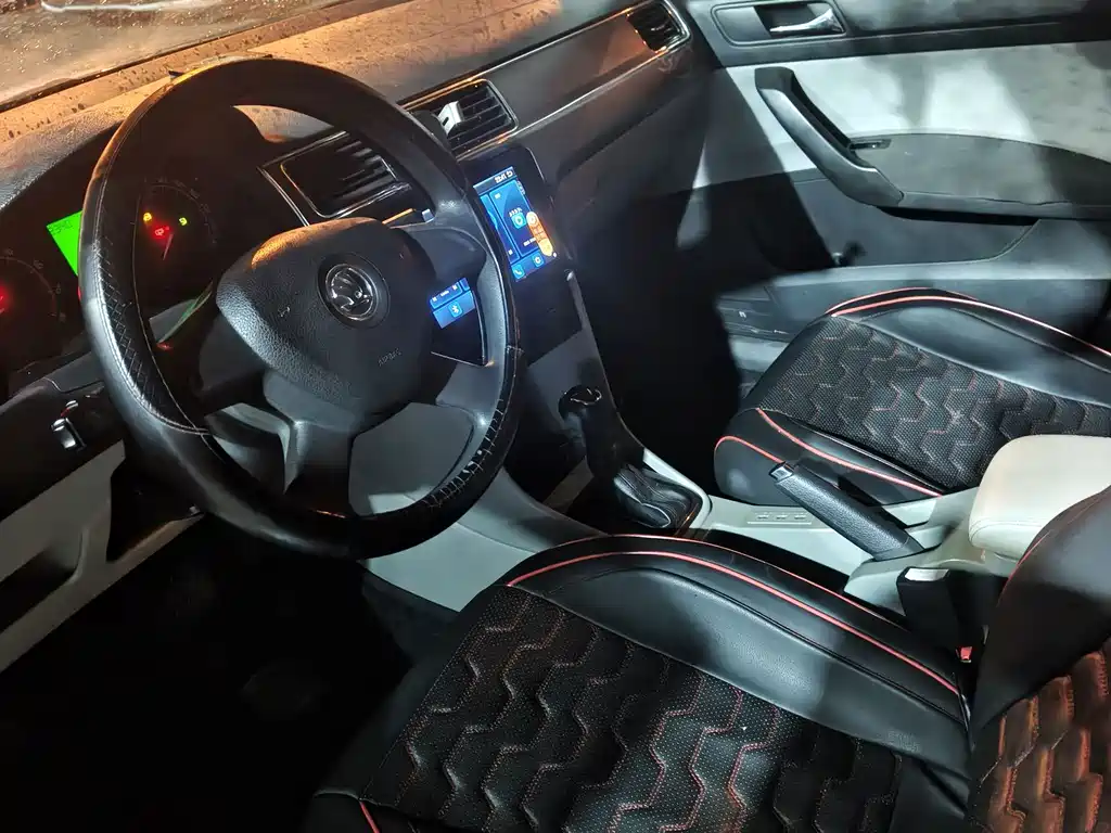 Skoda Rapid — миниатюра 2