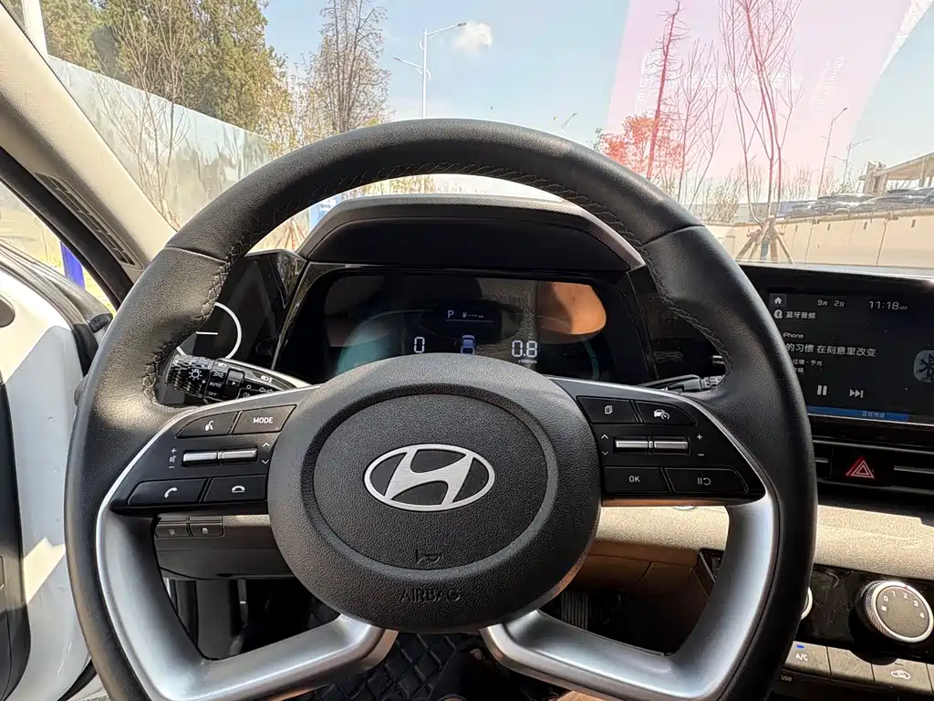 Hyundai Elantra — миниатюра 5