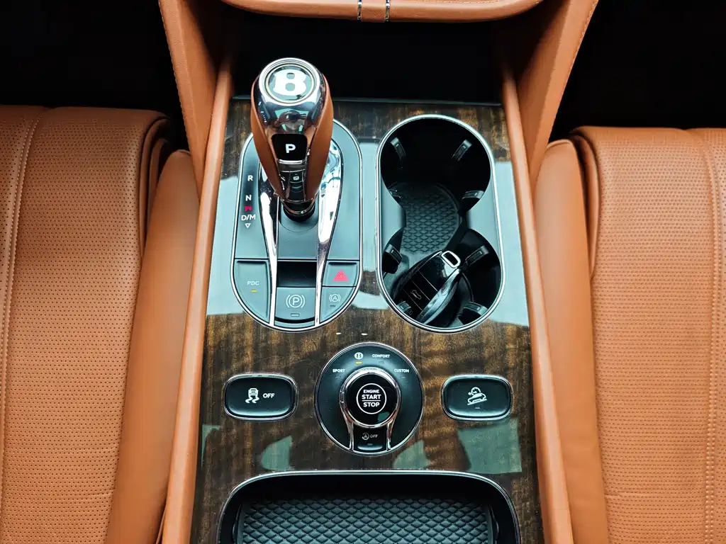 Bentley Bentayga — миниатюра 7