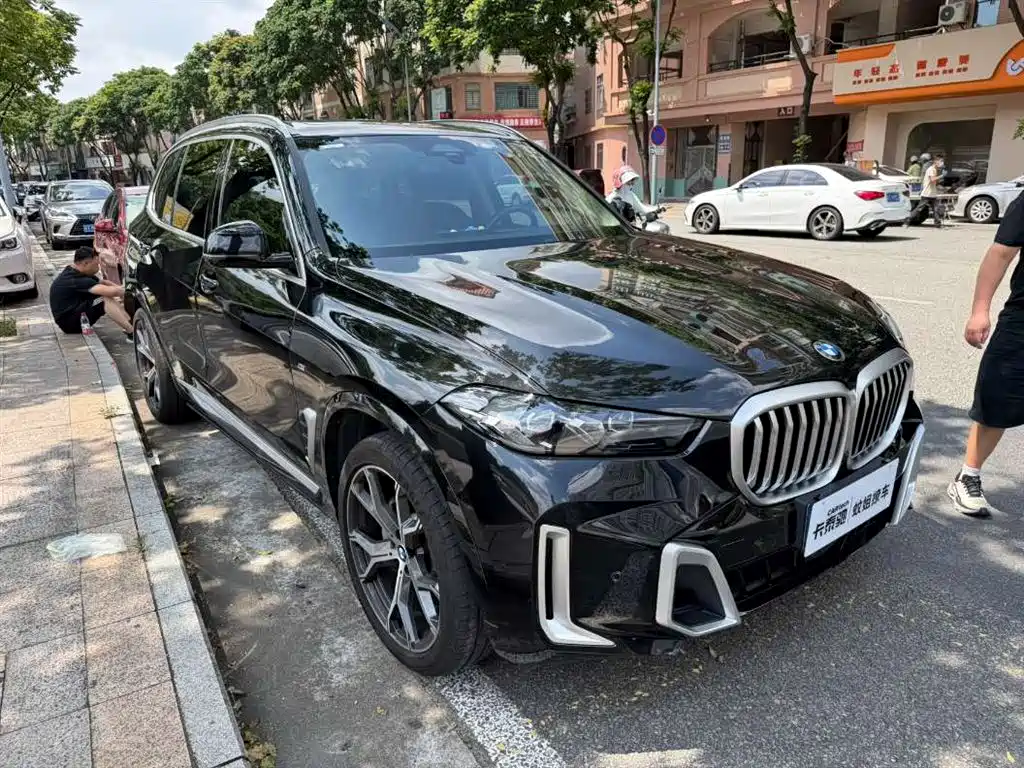 BMW X5 2023 xDrive 30Li Premium M Sport