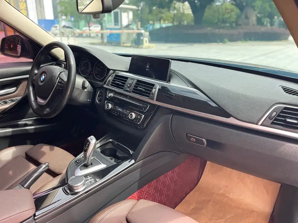 BMW 3 Series — миниатюра 8