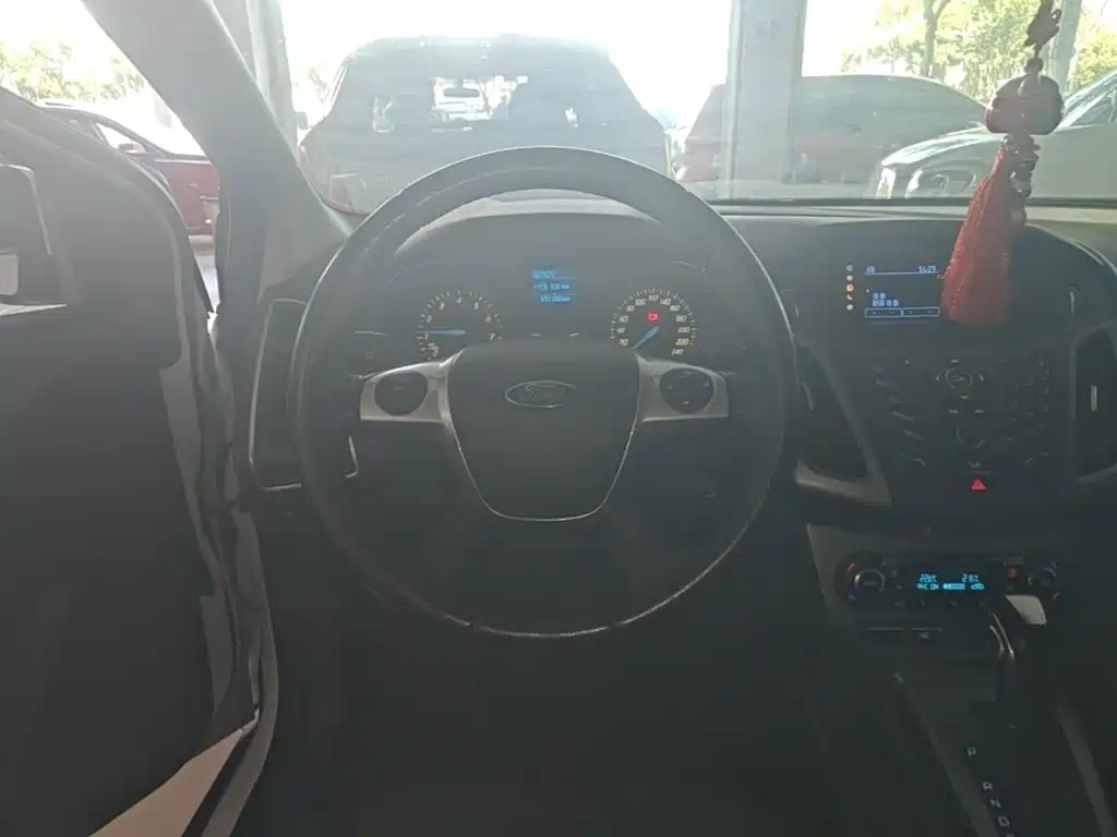 Ford Focus — миниатюра 11