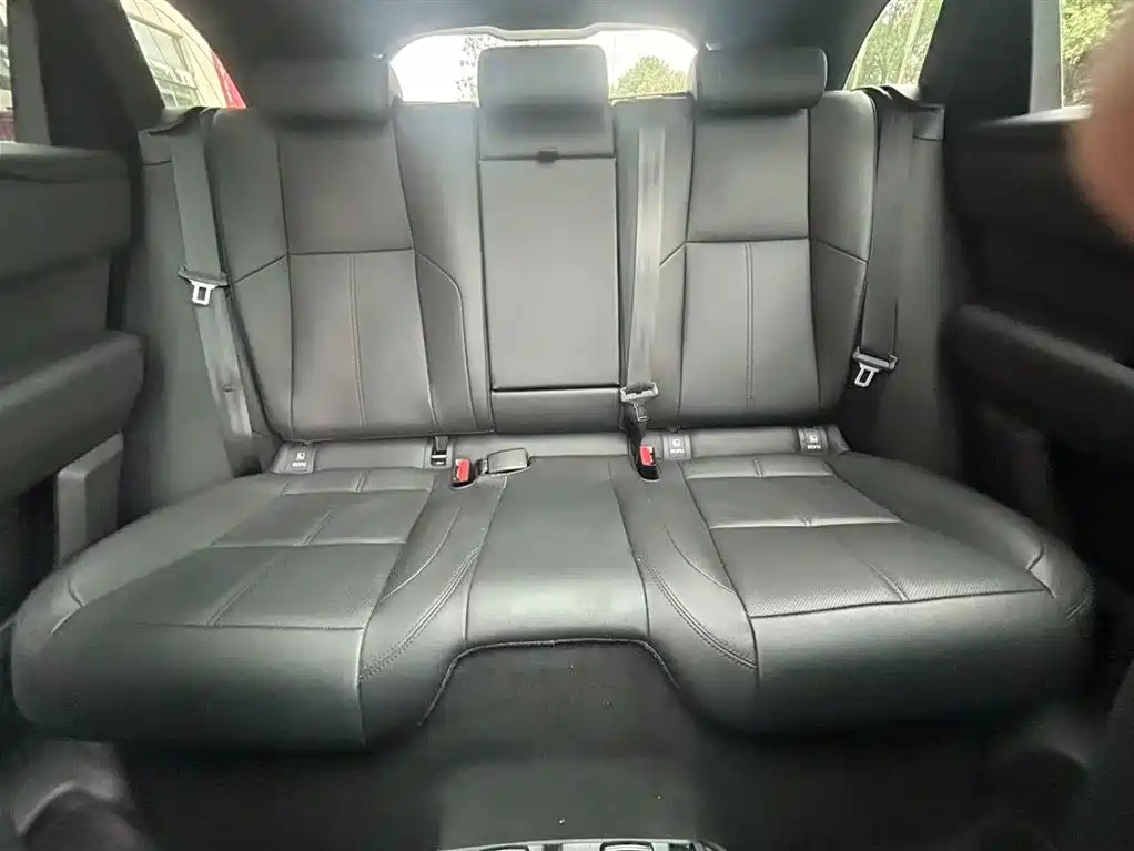 Land Rover Velar — миниатюра 14