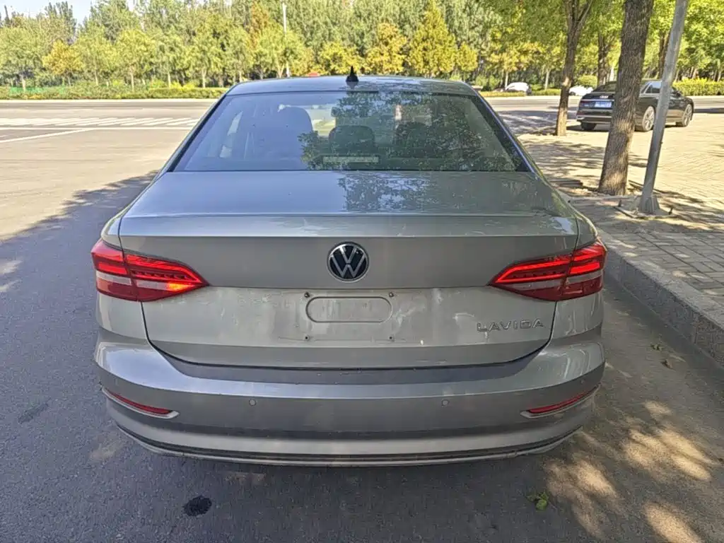 Volkswagen Lavida — миниатюра 6