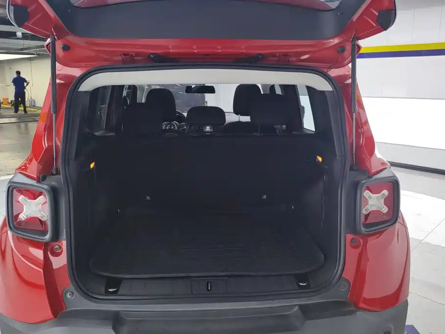 Jeep Renegade — миниатюра 4