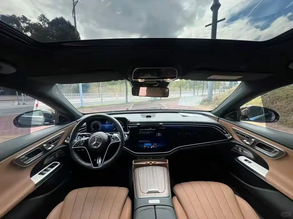 Mercedes-Benz E-Class — миниатюра 11