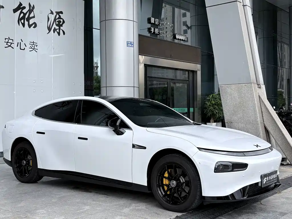 XPeng P7 — миниатюра 3