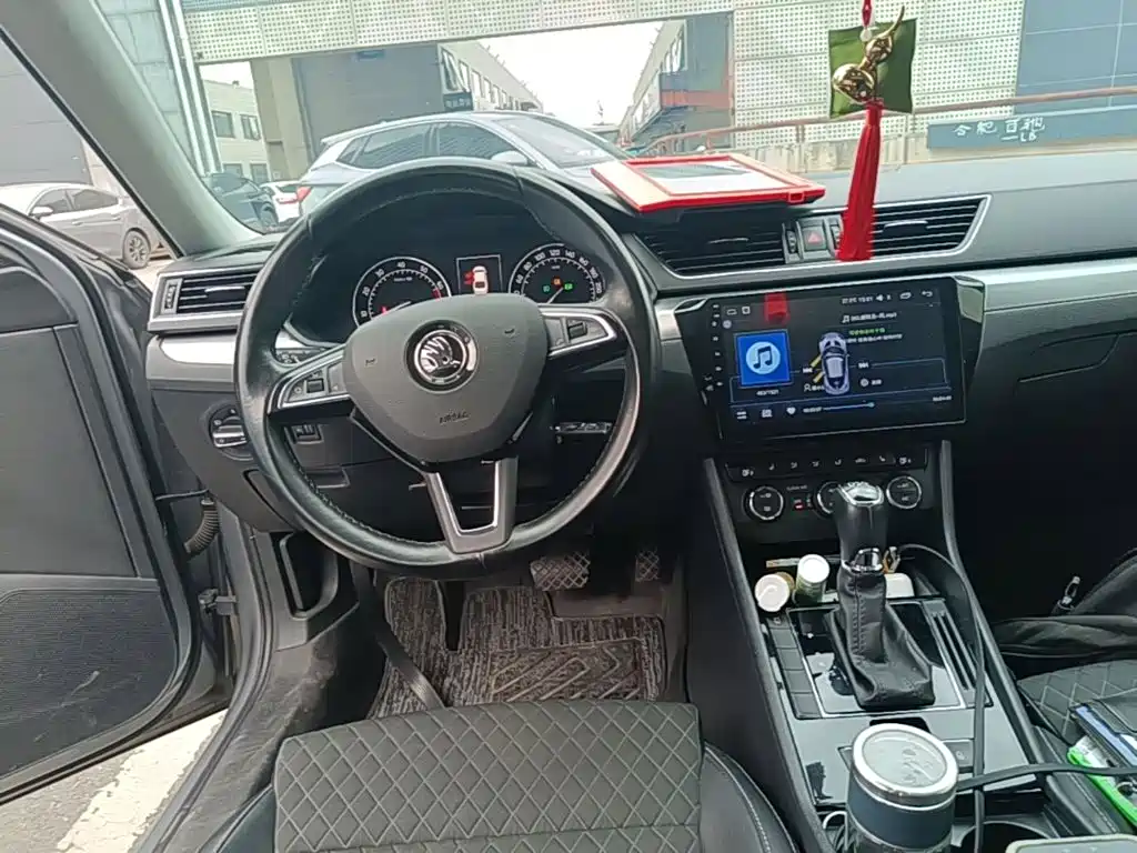 Skoda Superb — миниатюра 11