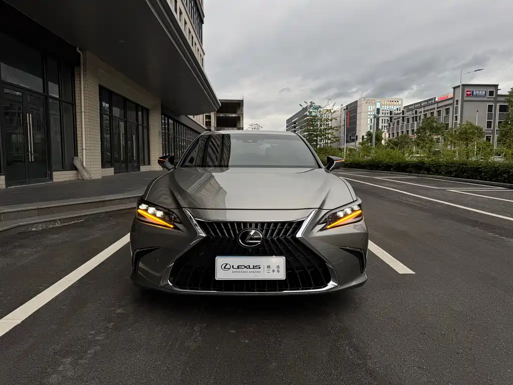 Lexus ES — миниатюра 2