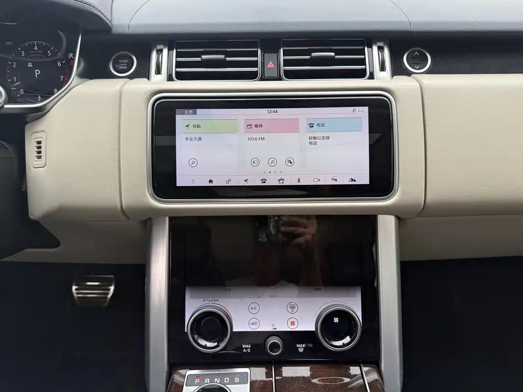 Land Rover Range Rover — миниатюра 16