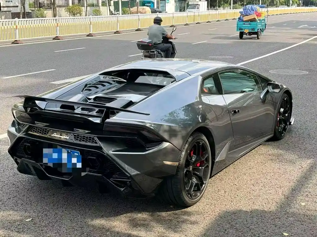 Lamborghini Huracán — миниатюра 5