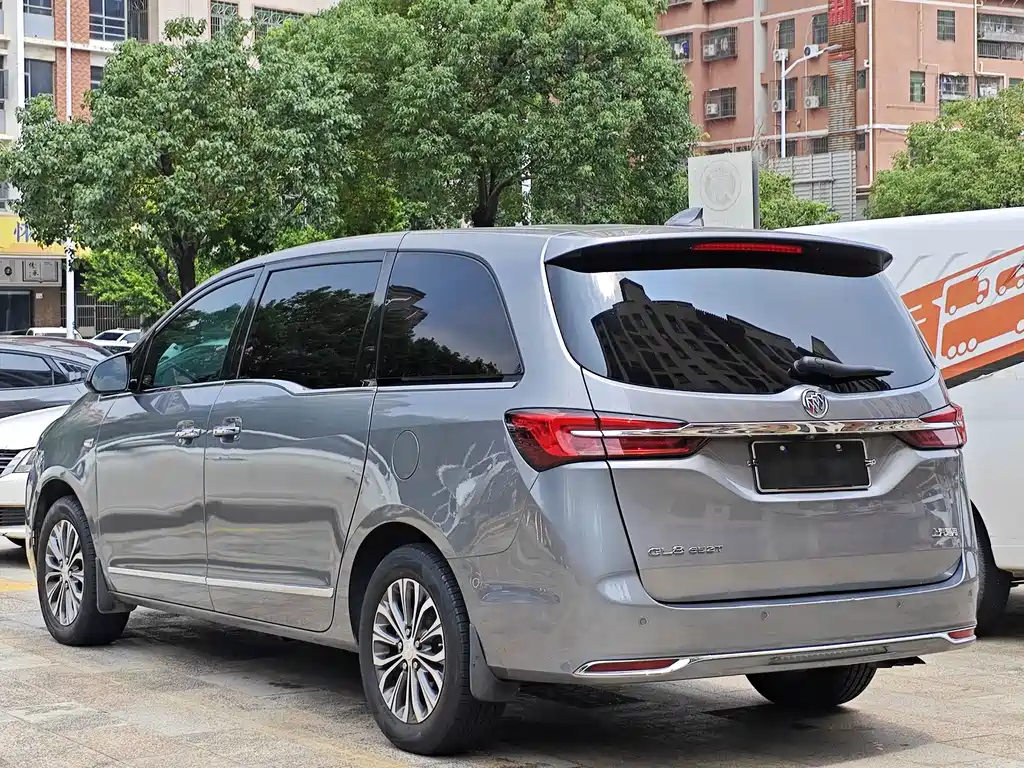 Buick GL8 — миниатюра 6