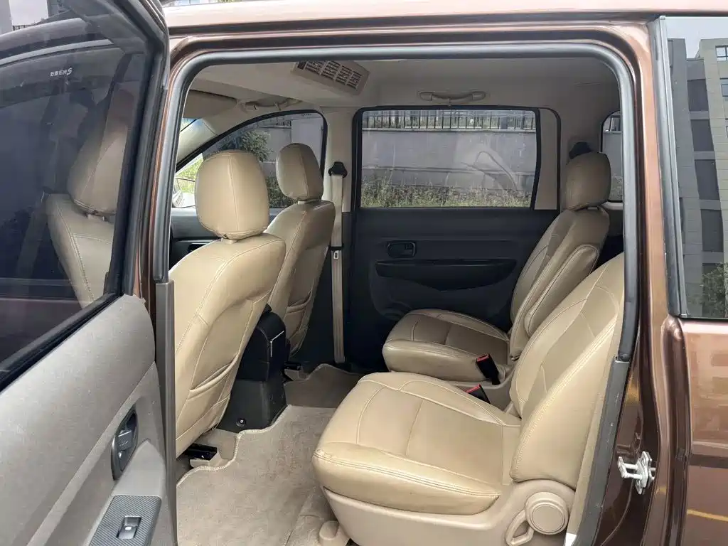 Wuling Hongguang — миниатюра 3