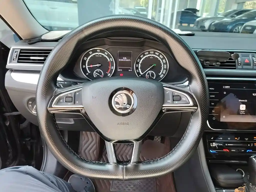 Skoda Superb — миниатюра 11