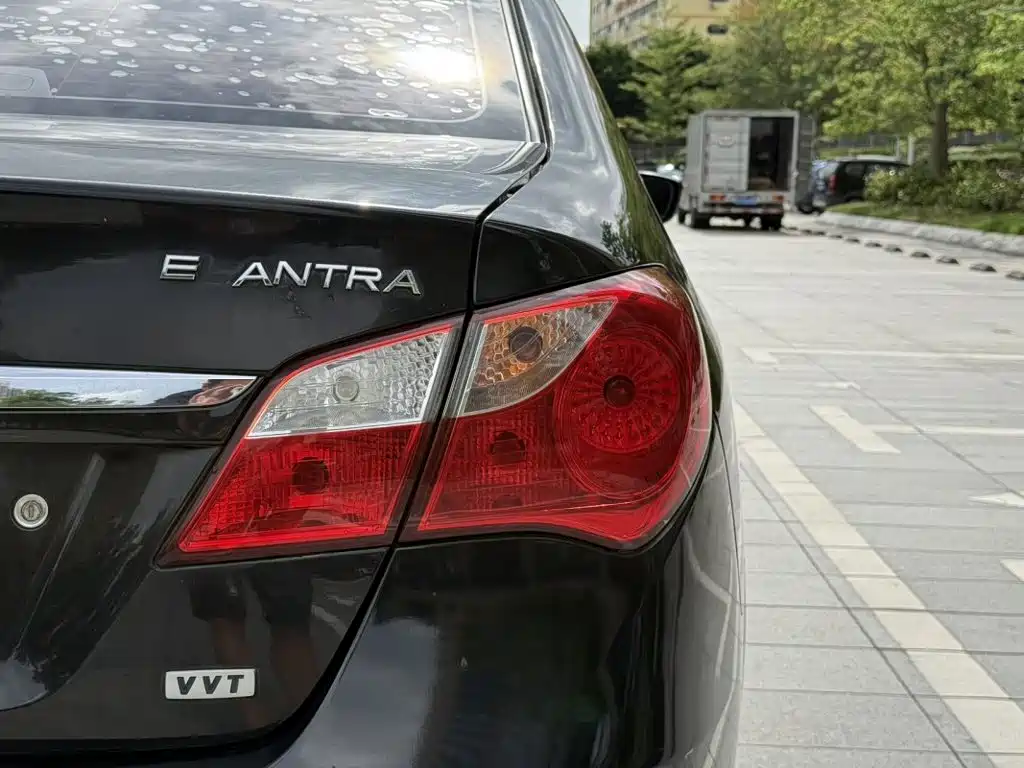 Hyundai Elantra — миниатюра 14