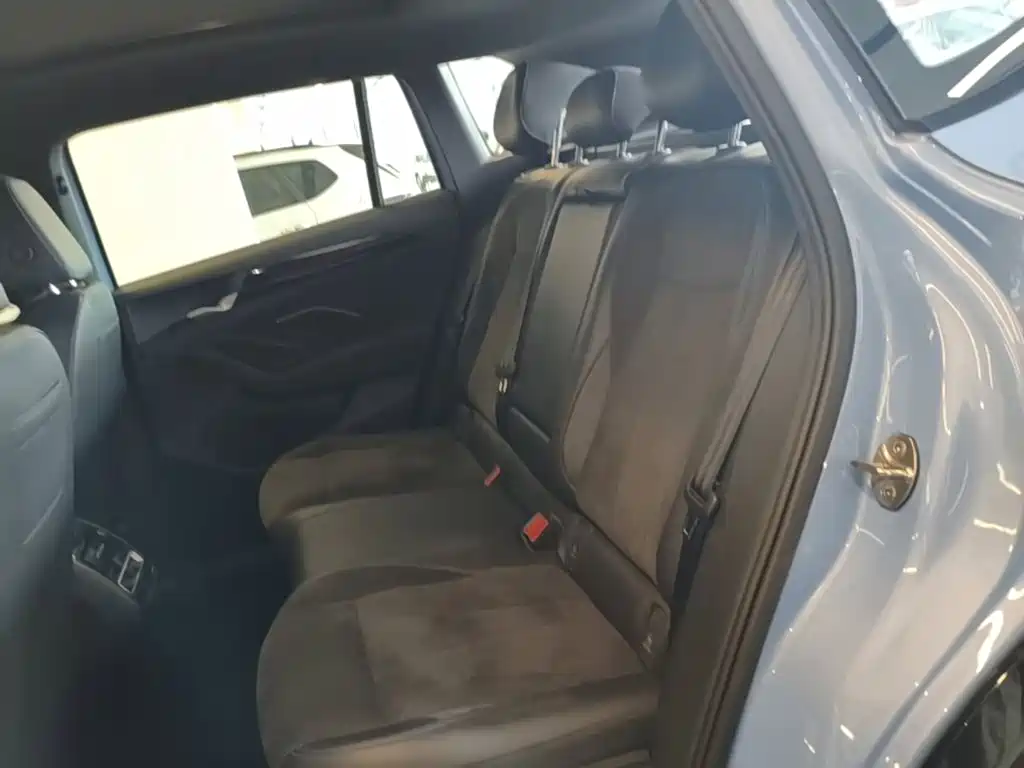 Volkswagen Tiguan L — миниатюра 24