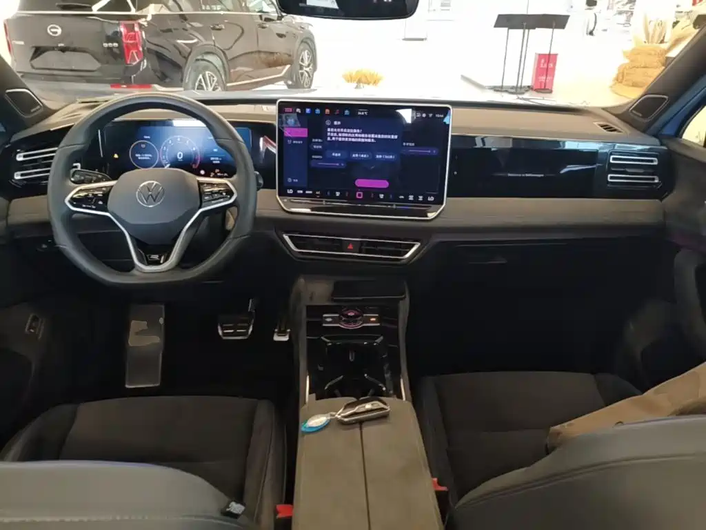 Volkswagen Tiguan L — миниатюра 16