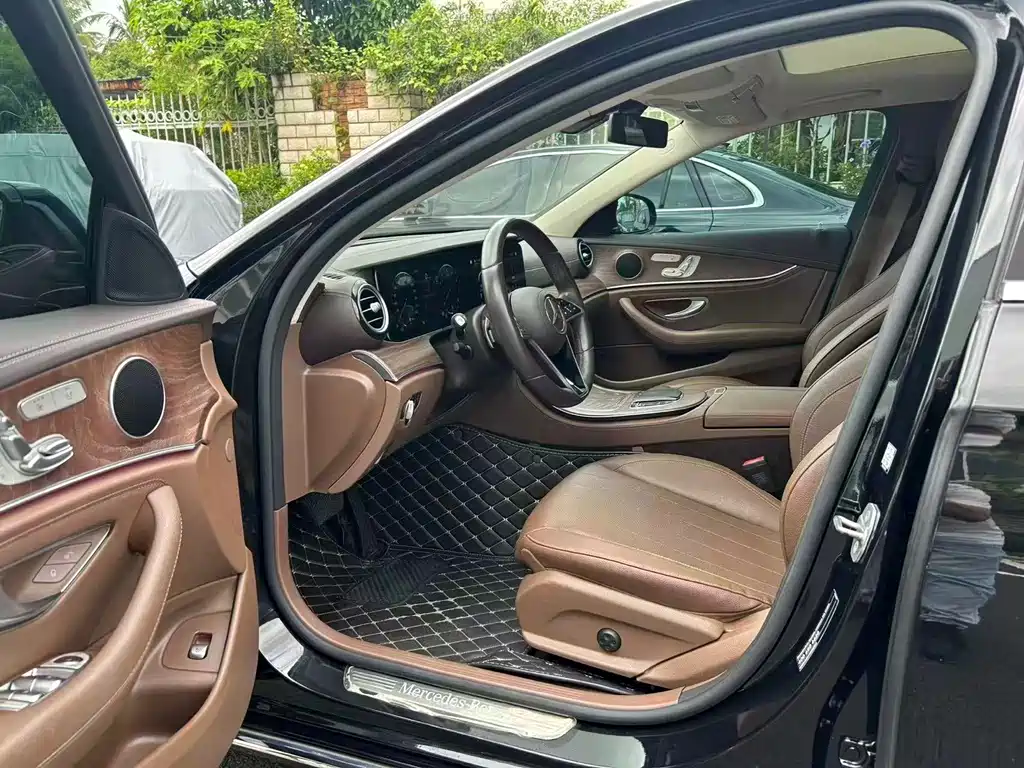 Mercedes-Benz E-Class — миниатюра 4