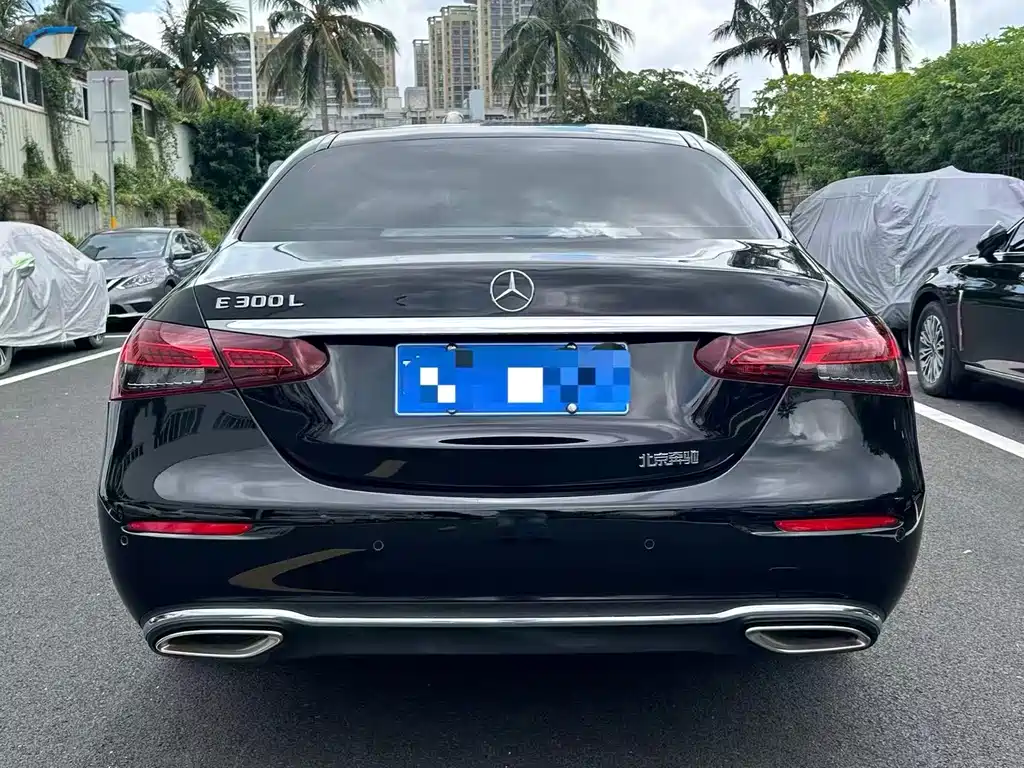 Mercedes-Benz E-Class — миниатюра 8