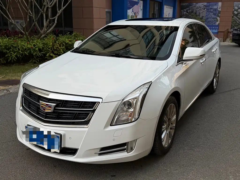 CADILLAC XTS