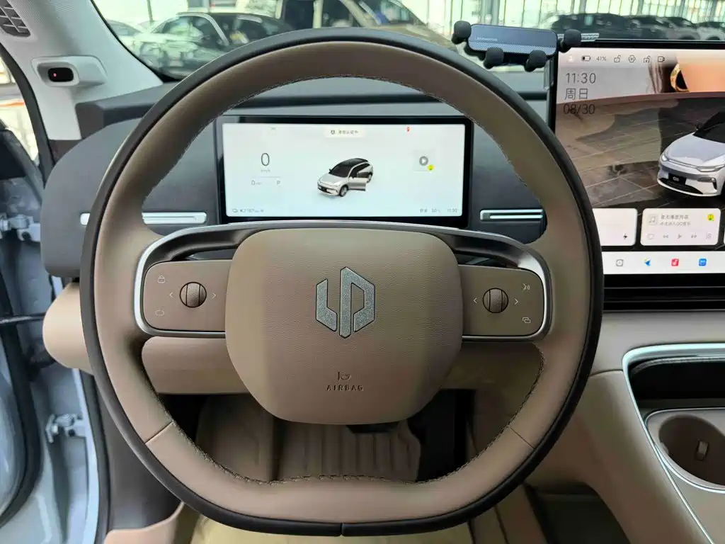 Leapmotor Leapmotor C11 — миниатюра 12