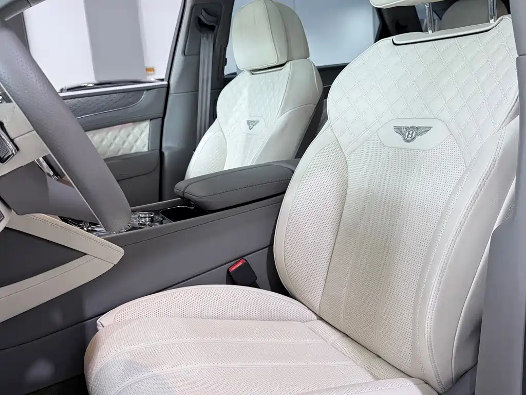 Bentley Bentayga — миниатюра 13