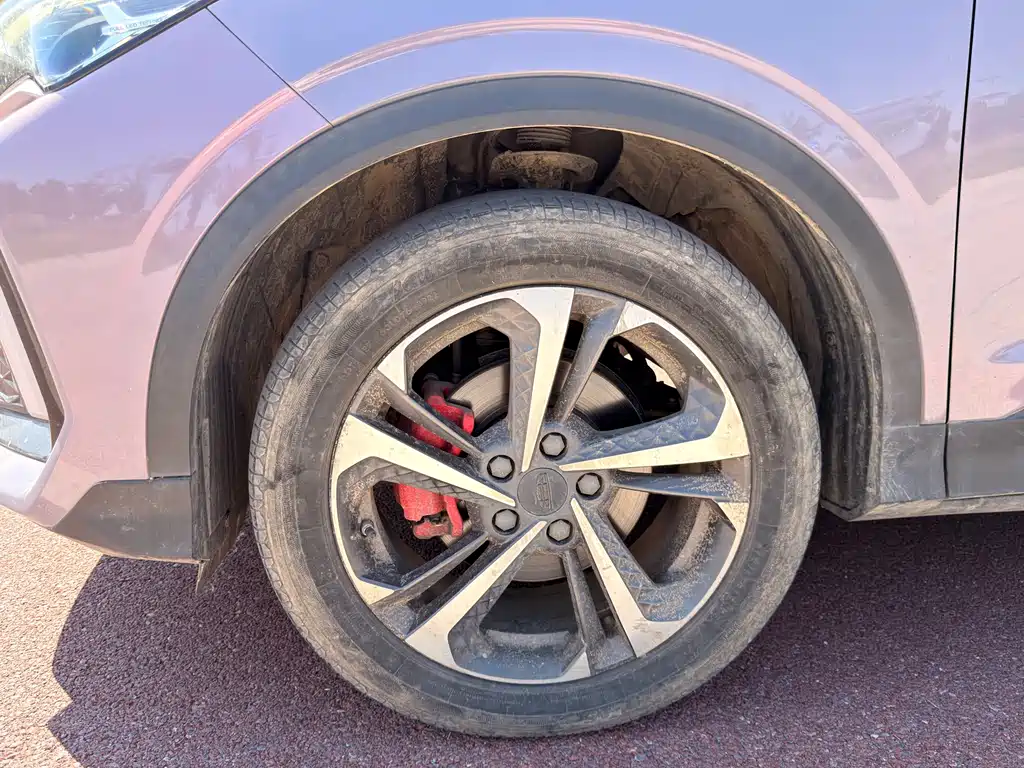 Geely Binyue — миниатюра 21