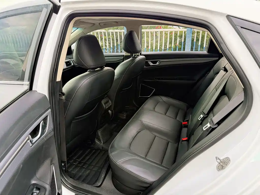 Geely Emgrand GL — миниатюра 12