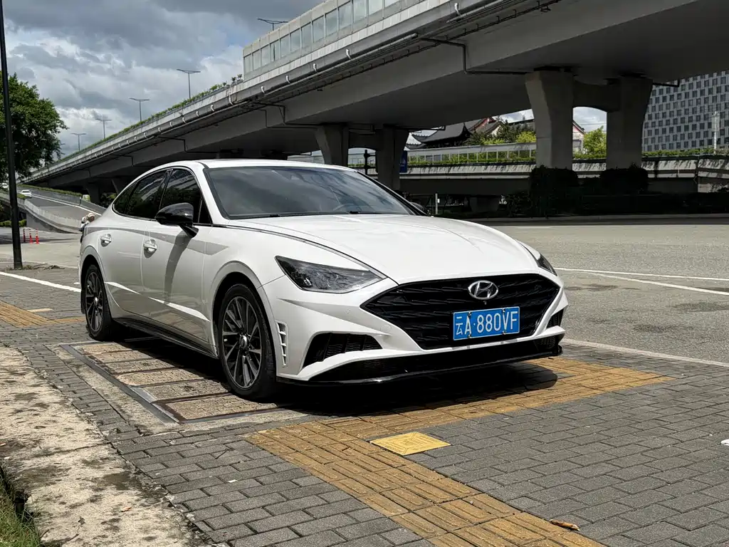 Hyundai Sonata — миниатюра 3