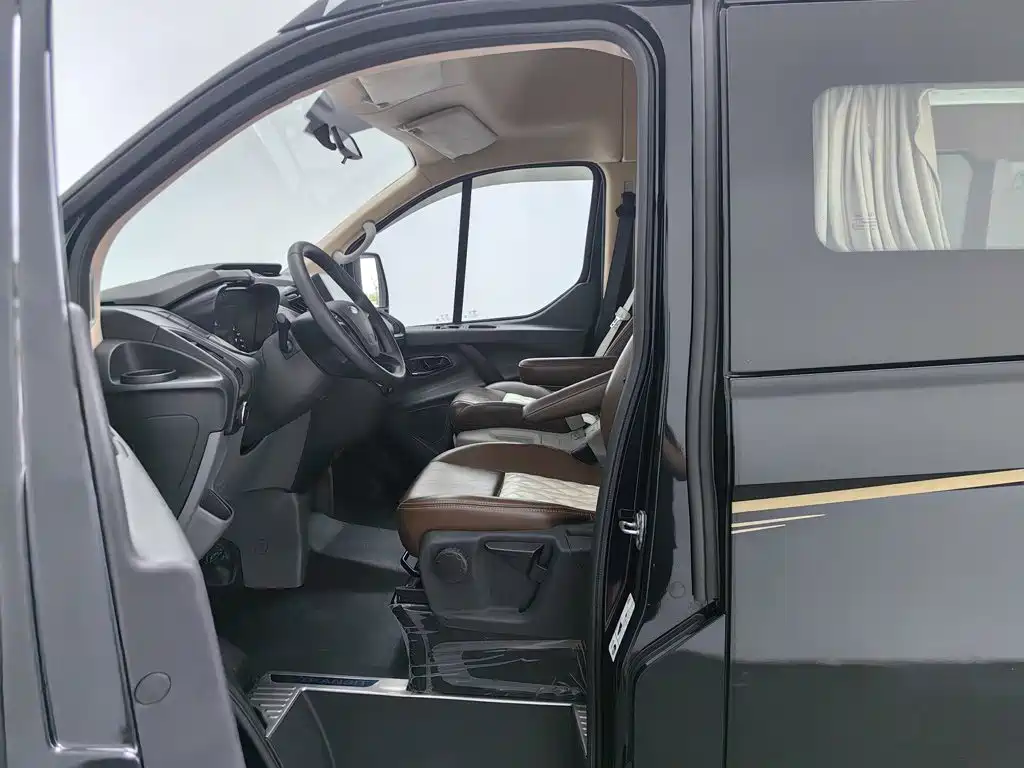 Ford Transit — миниатюра 10
