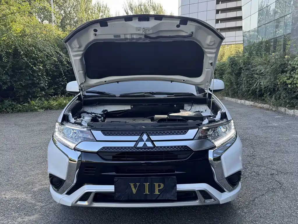 Mitsubishi Outlander — миниатюра 15