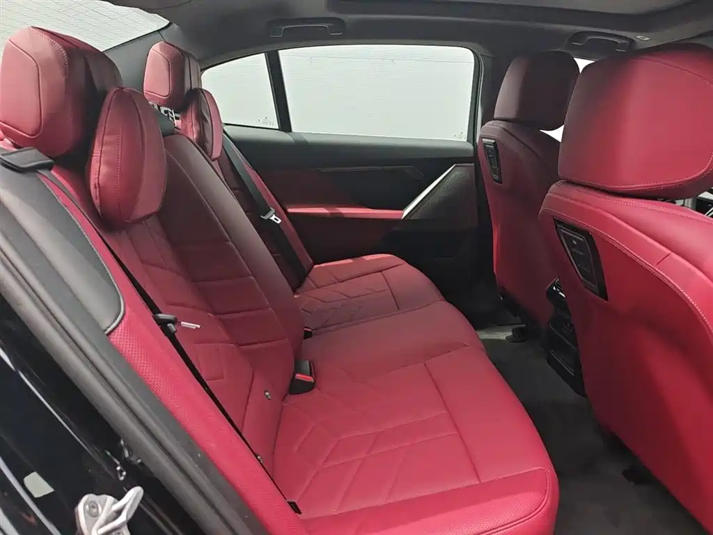 BMW i5 — миниатюра 14