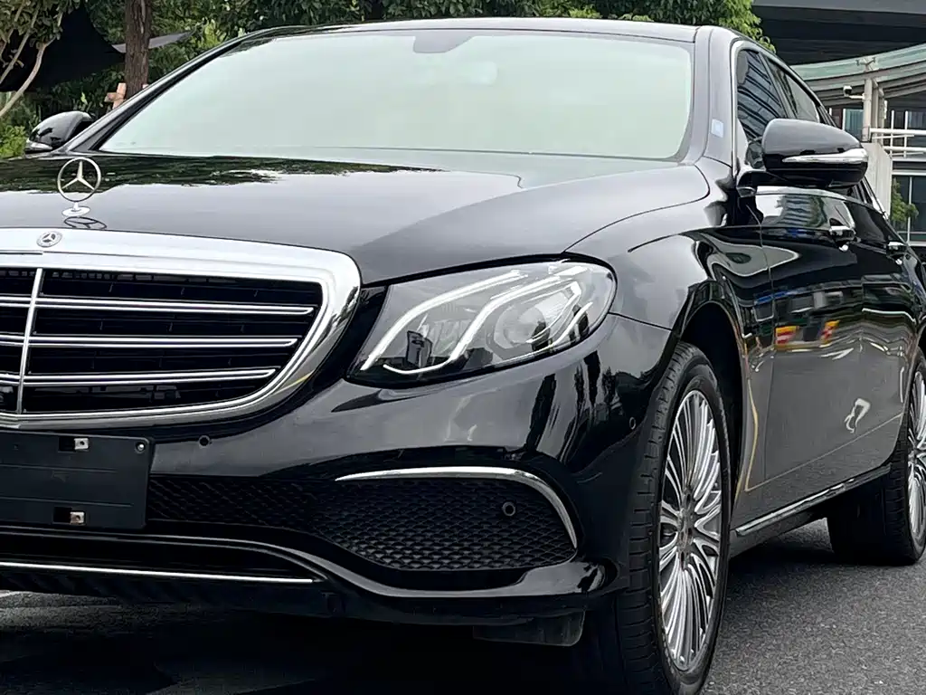 Mercedes-Benz E-Class — миниатюра 8