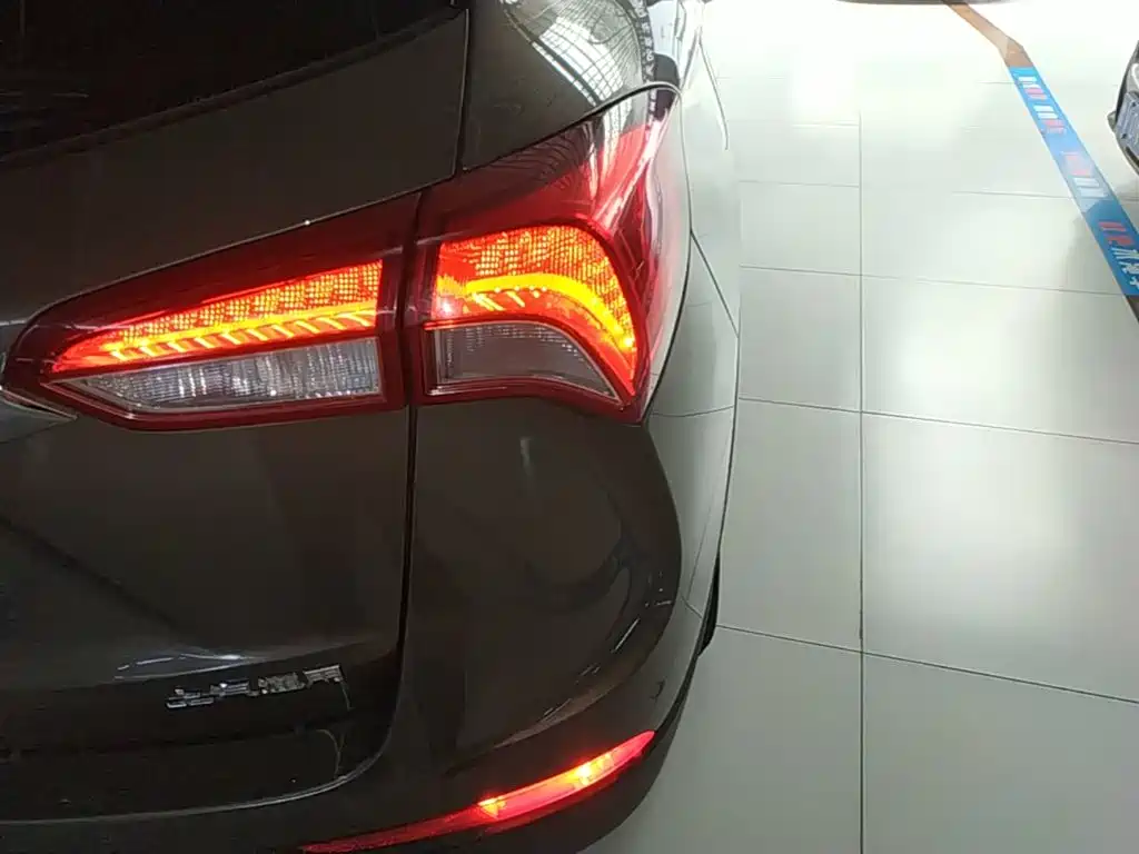 Buick Envision Plus — миниатюра 8