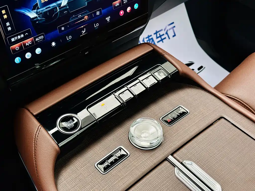 Lincoln Navigator — миниатюра 10