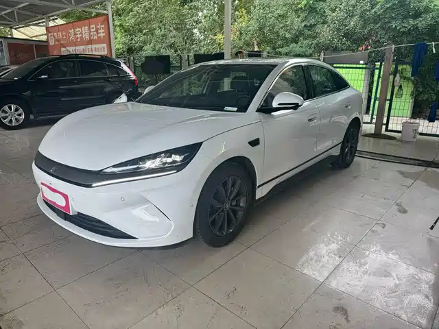 BYD QIN L 2025