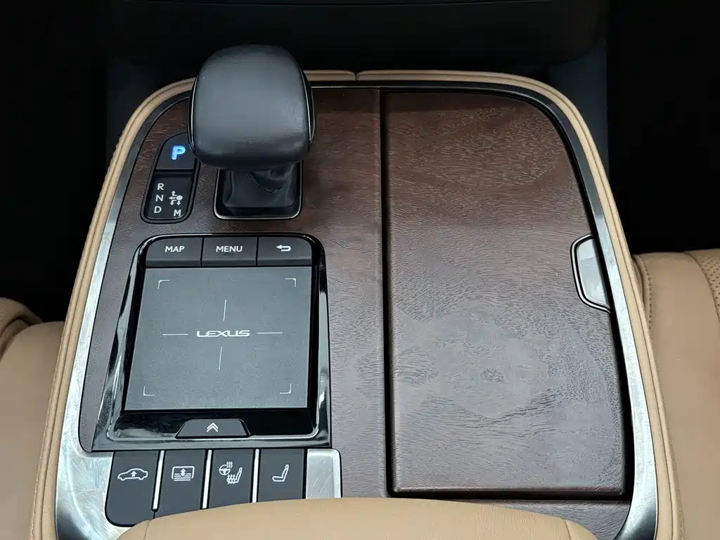 Lexus LS — миниатюра 19