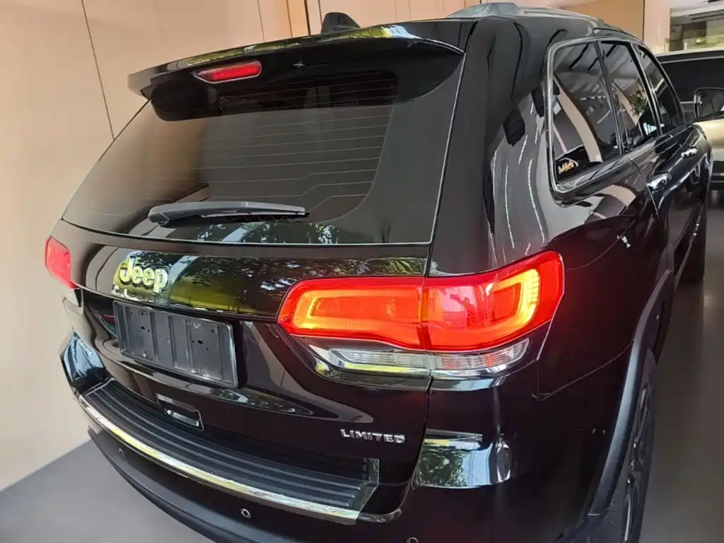 Jeep Grand Cherokee (Import) — миниатюра 6