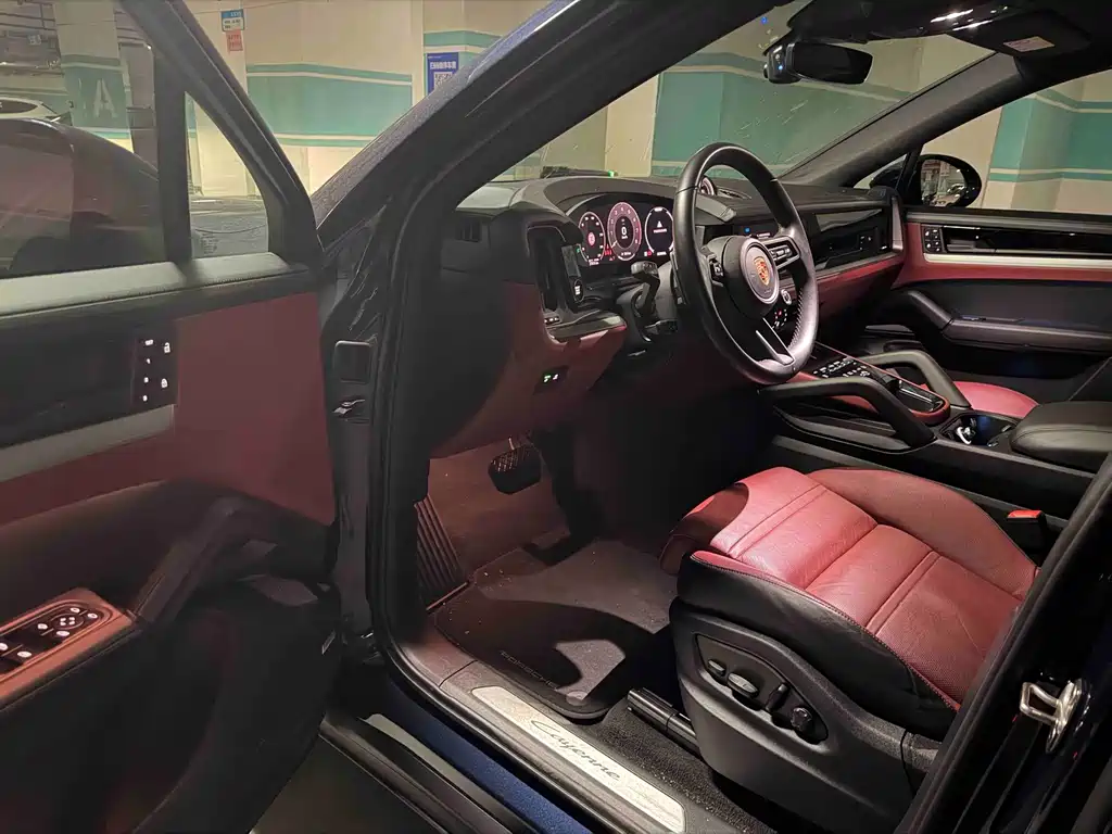 Porsche Cayenne — миниатюра 5