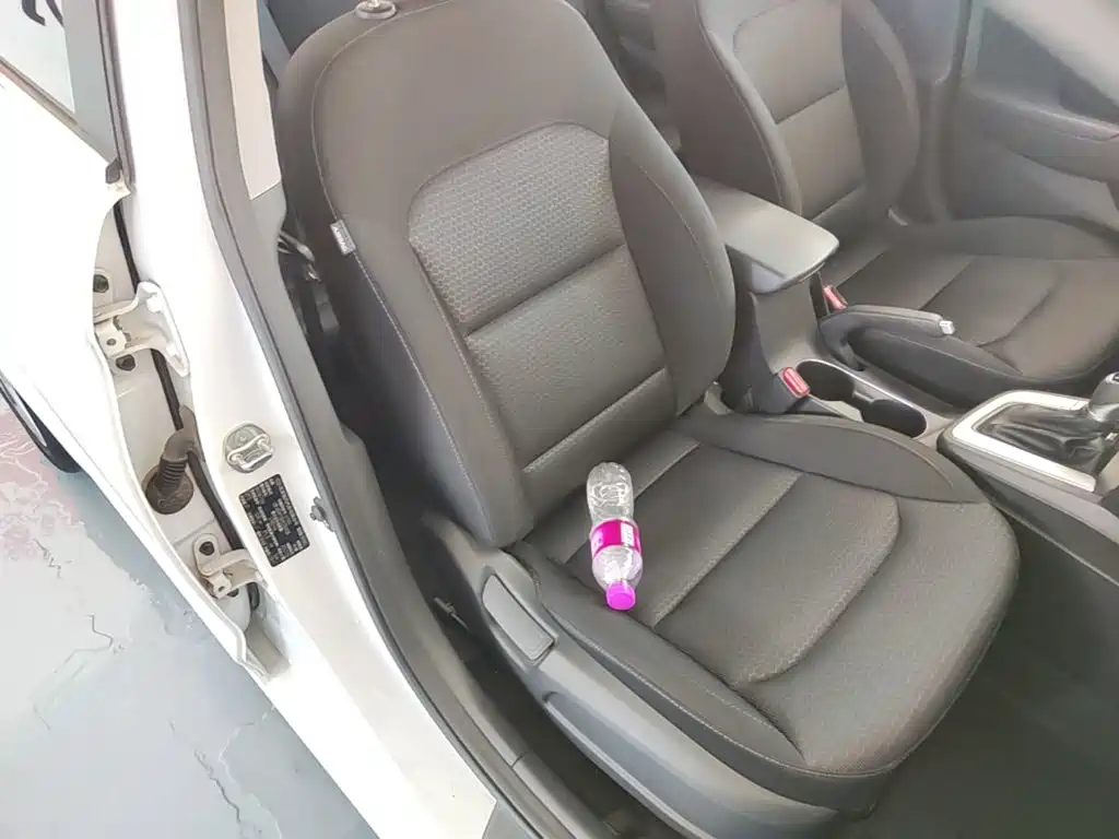 Hyundai Elantra — миниатюра 25