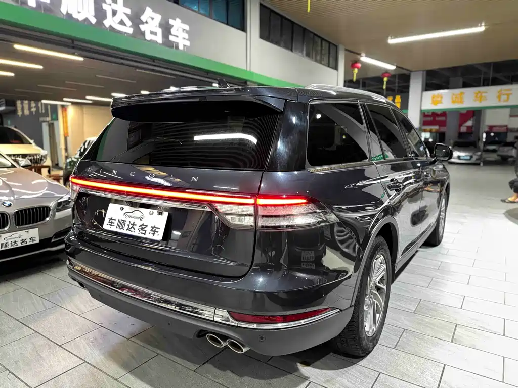 Lincoln Aviator — миниатюра 4