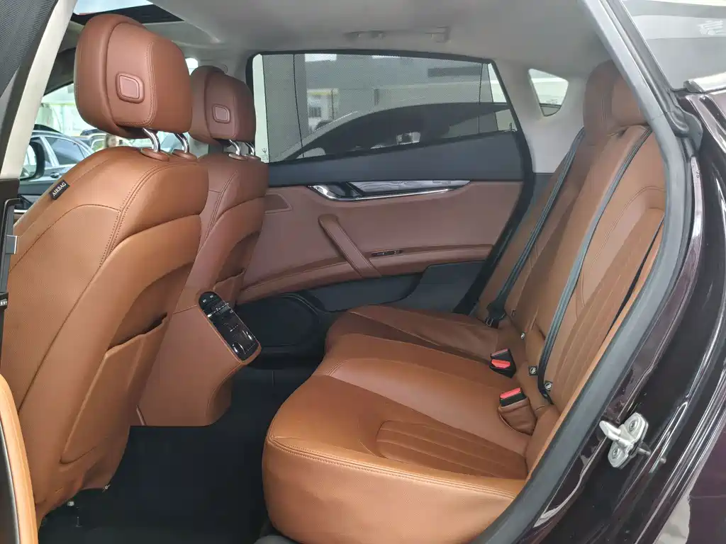 Maserati Quattroporte — миниатюра 11