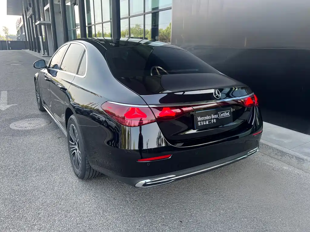 Mercedes-Benz E-Class — миниатюра 6