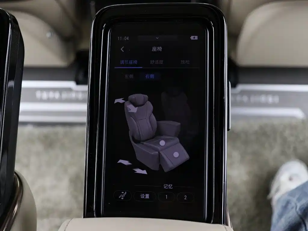 Toyota Alphard — миниатюра 21