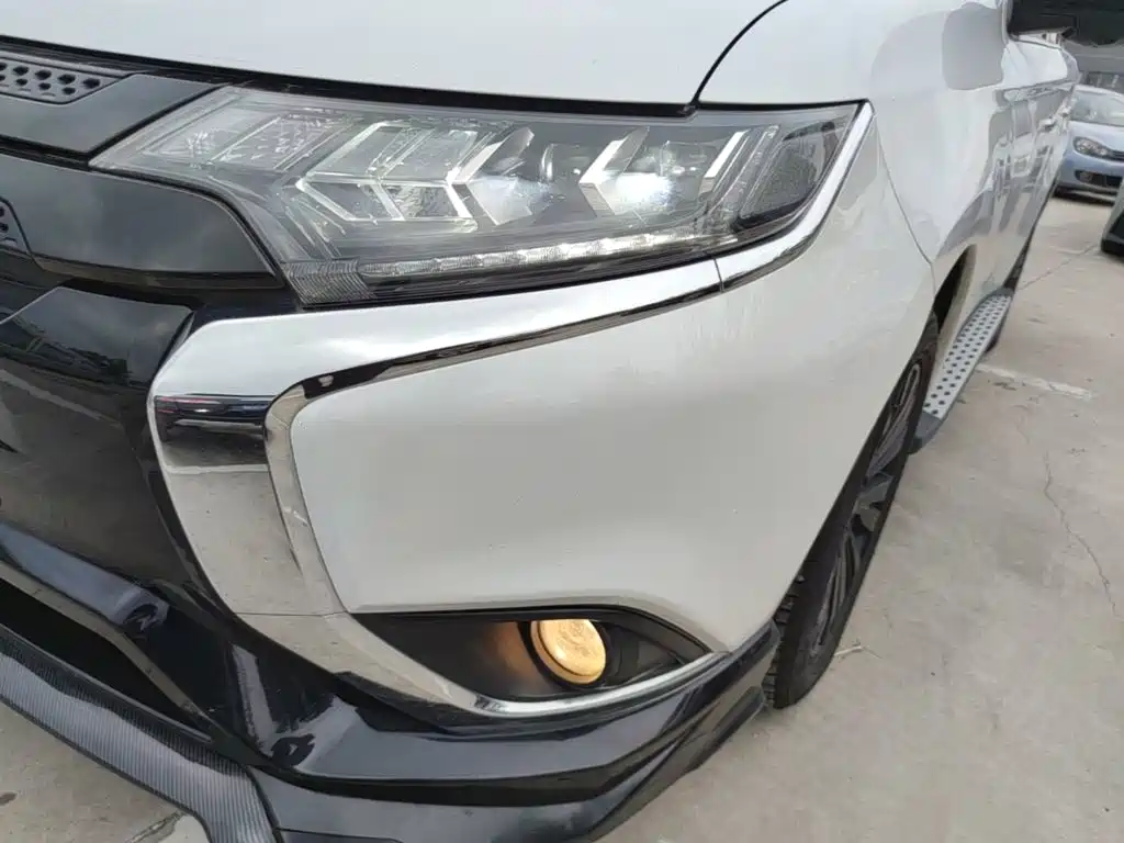 Mitsubishi Outlander — миниатюра 24