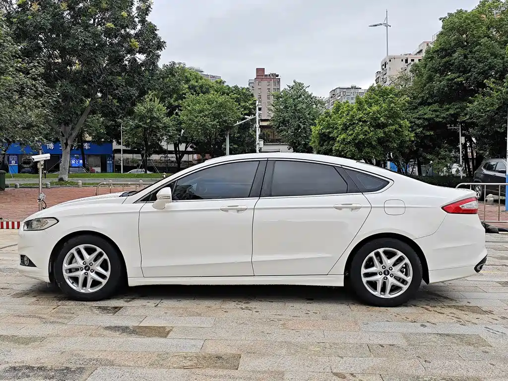 Ford Mondeo — миниатюра 4