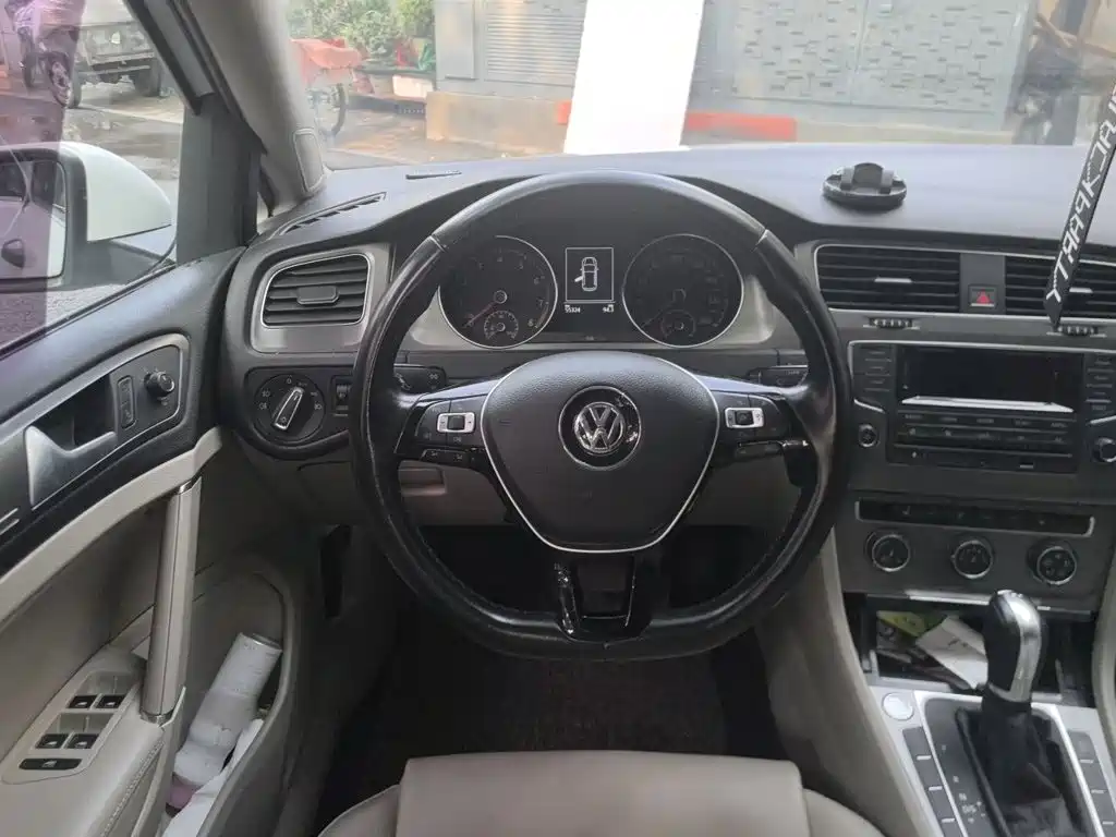 Volkswagen Golf — миниатюра 6