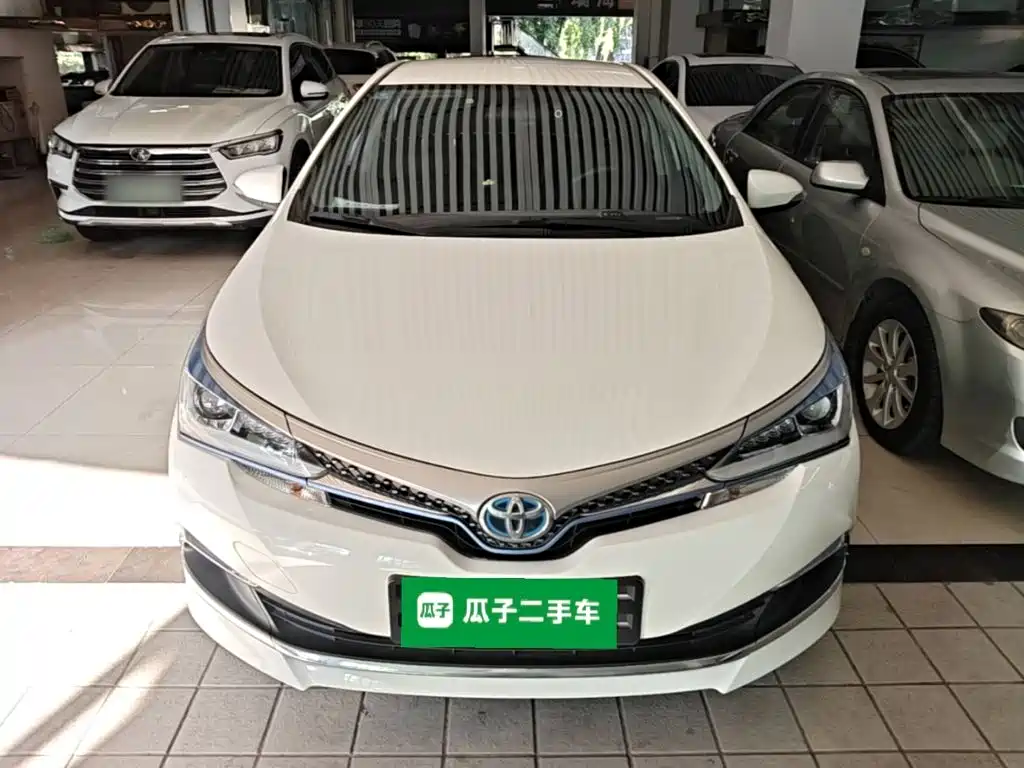 Toyota Corolla Hybrid — миниатюра 3